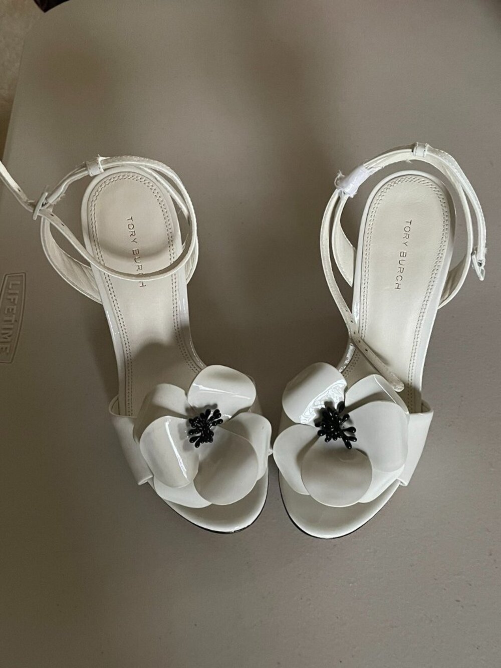 TORY BURCH PATENT LEATHER FLOWER HEELED SANDALS ANKLE STRAP